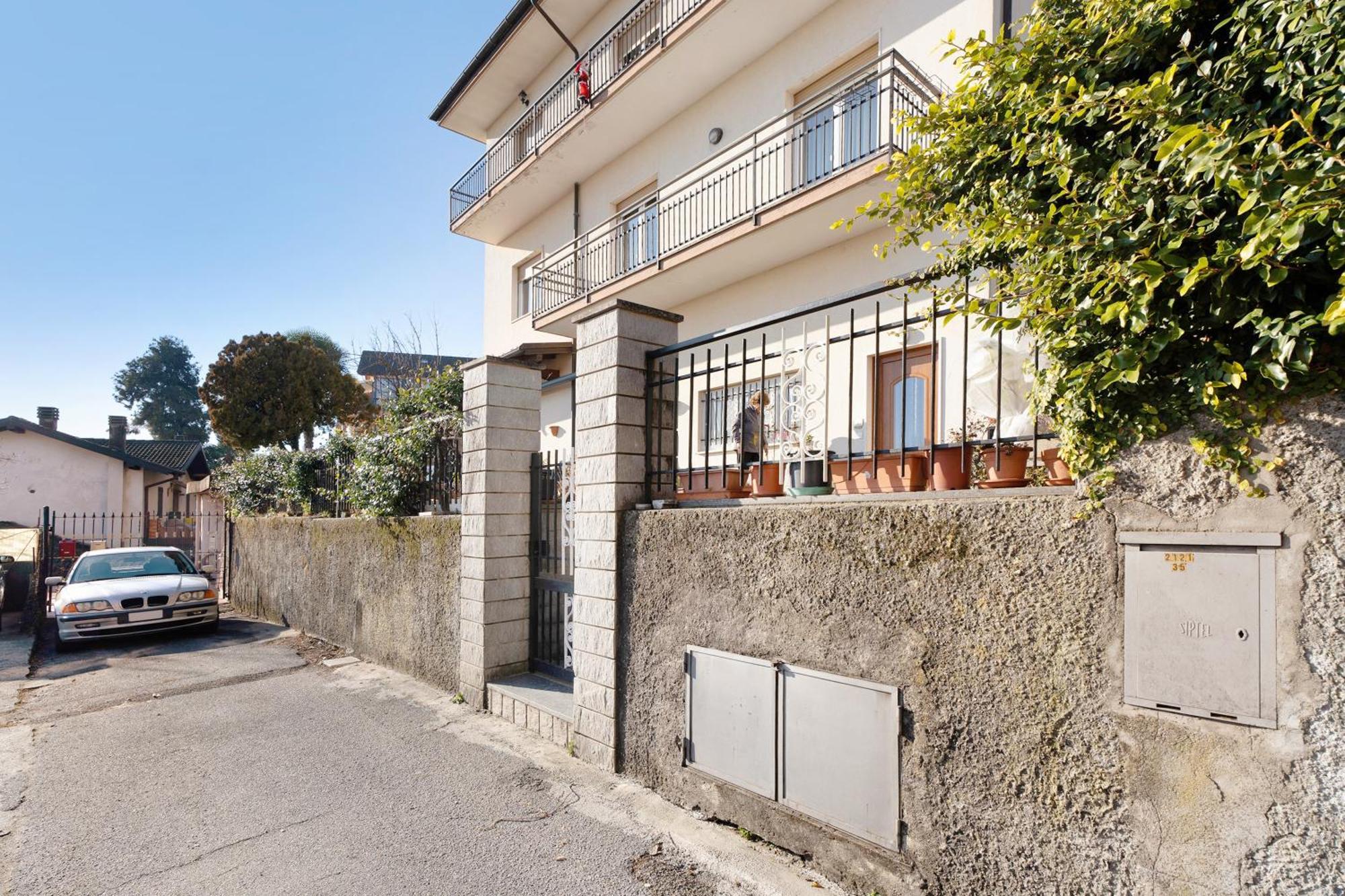 Casa Bella Apartman Intra Kültér fotó